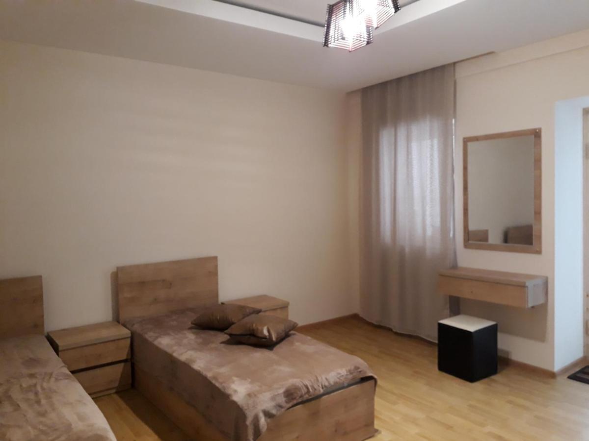 2 Bedroom Apartment In Chugureti Tbilisi Eksteriør billede